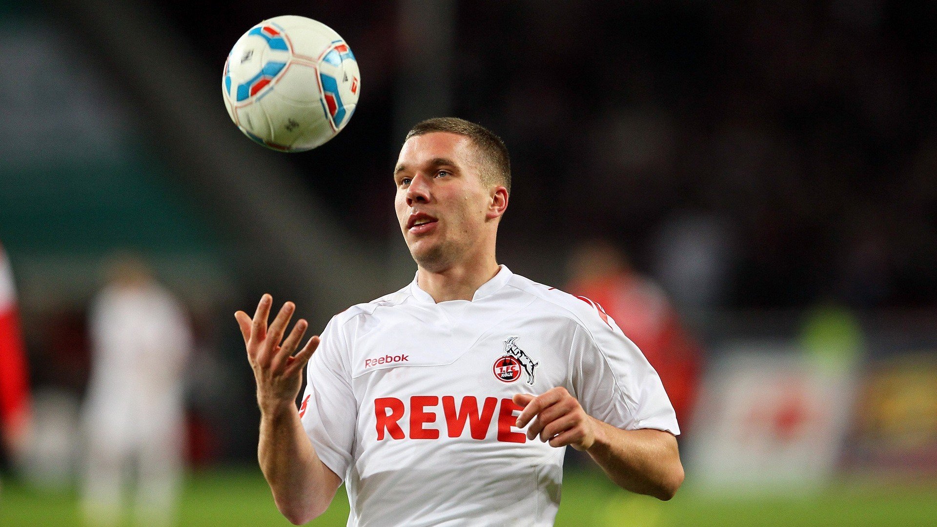 九游体育平台官网-_体育+艺术展演：视觉与运动的奇幻融合_，视觉运动整合